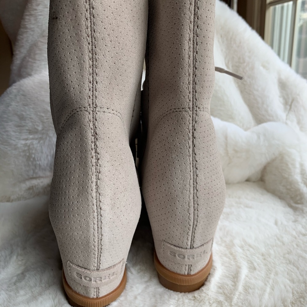SALE 🔥 {Sorel} Joan Of Arctic Wedge Bootie - Picture 4 of 8
